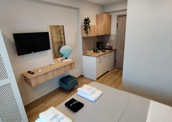 Conmari Luxury 3* Nidhrion