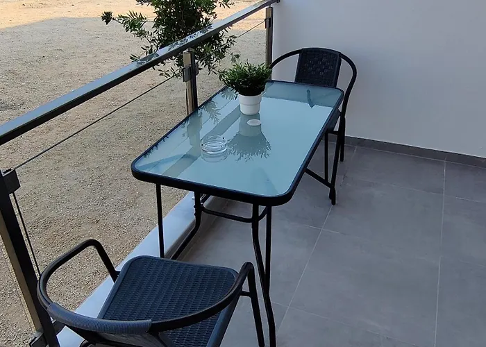 Conmari Luxury Lägenhetshotell Nidhrion