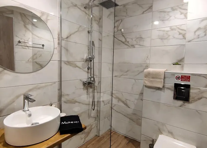 Conmari Luxury Lägenhetshotell Nidhrion